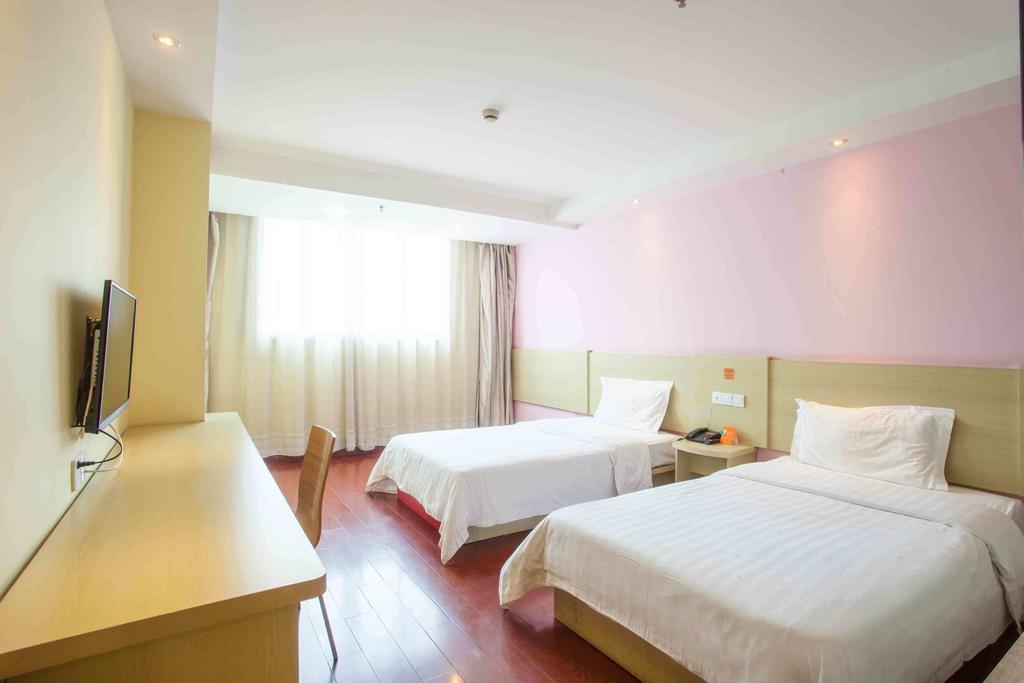 7Days Inn Dalian Heishijiao Software Park Room photo